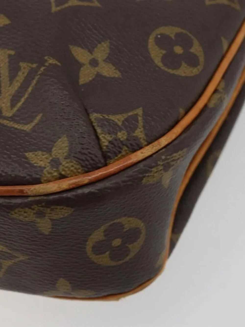 LOUIS VUITTON Monogram Odeon PM Shoulder Bag M56390 LV Auth 179256A